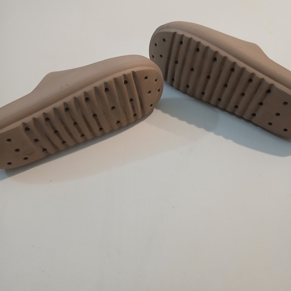 Tan Foam Slides - Picture 4 of 4